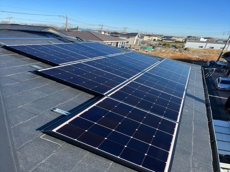 設置から年数が経過した住宅用太陽光発電パネル